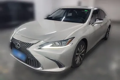 Lexus ES · 2018 год