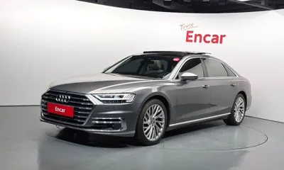 Audi A8 · 2018 год