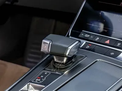 Audi A7L 2024, 61800 км, за 213000 CNY - фото 17