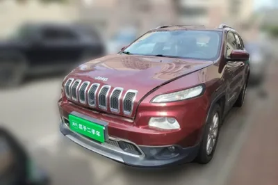Jeep Cherokee · 2017 год