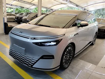 Xpeng X9 · 2025 год