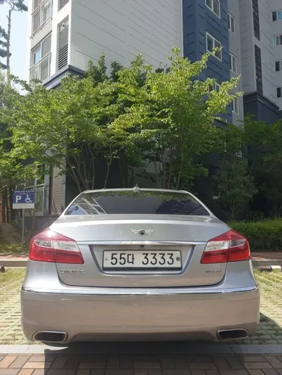 Hyundai Genesis 2014, 239000 км, за 7500000 KRW