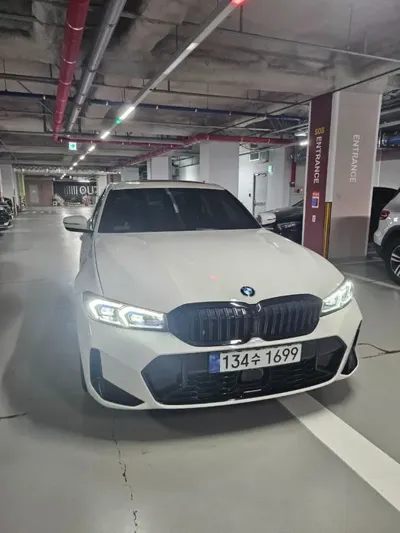 BMW 3-Series · 2023 год