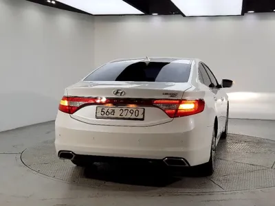 Hyundai Grandeur 2015, 137159 км, за 4290000 KRW