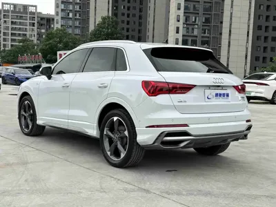 Audi Q3 2022, 25000 км, за 188800 CNY