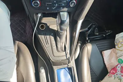 Ford Focus 2015, 69700 км, за 39645.76 CNY - фото 11