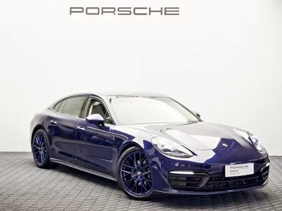 Porsche Panamera 2022, 27000 км, за 639800 CNY