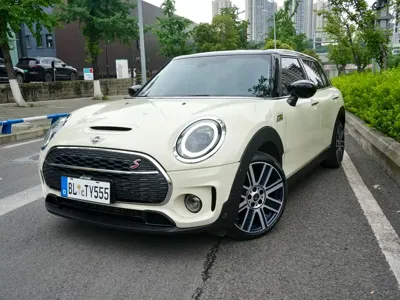 MINI Mini Clubman 2021, 70000 км, за 129800 CNY