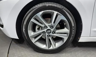 Hyundai Avante 2017, 100917 км, за 8900000 KRW - фото 5