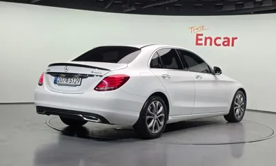Mercedes-Benz C-Class 2017, 69493 км, за 16500000 KRW - фото 2