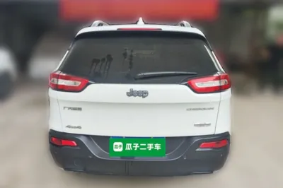 Jeep Cherokee 2016, 71400 км, за 42045.44 CNY - фото 5