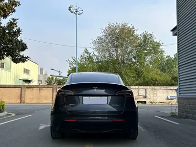Tesla Model Y 2024, 43000 км, за 179800 CNY