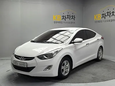 Hyundai Avante · 2012 год