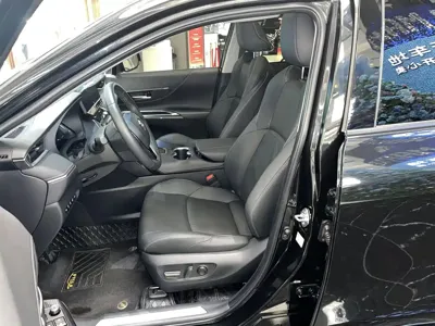 Toyota Venza 2023, 25000 км, за 169800 CNY - фото 9