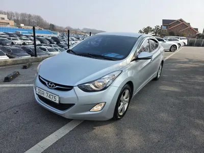 Hyundai Avante · 2012 год