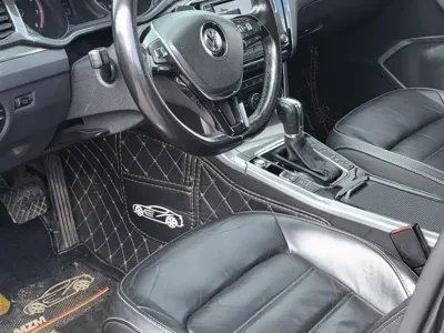 Volkswagen Passat 2017, 60000 км, за 35800 CNY