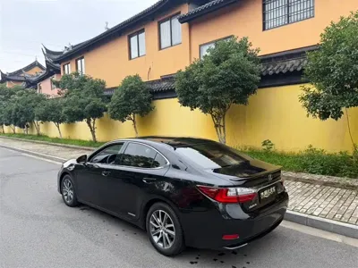 Lexus ES 2017, 130000 км, за 125800 CNY