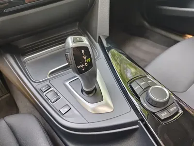 BMW 3 Series 2017, 122000 км, за 66000 CNY - фото 12