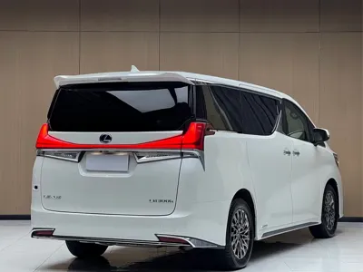 Lexus LM 2020, 49000 км, за 728000 CNY