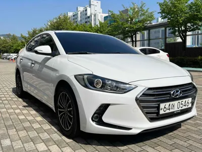 Hyundai Avante 2017, 130000 км, за 8900000 KRW