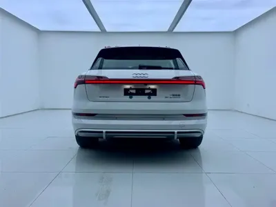Audi e-tron 2026, 100 км, за 199800 CNY
