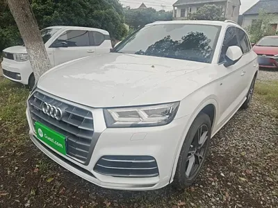 Audi Q5L 2020, 102500 км, за 129300 CNY - фото 1