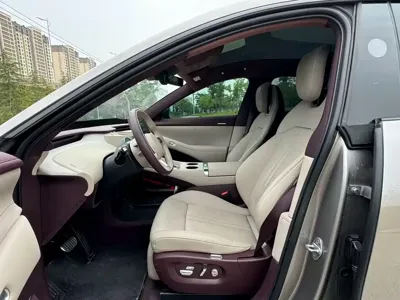 Xiaomi 小米YU7 2025, 19000 км, за 209800 CNY
