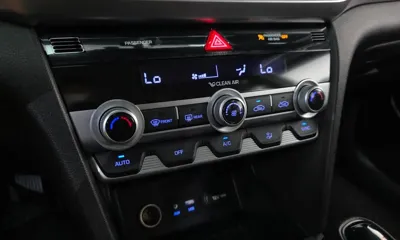 Hyundai Avante 2019, 87228 км, за 12500000 KRW - фото 11