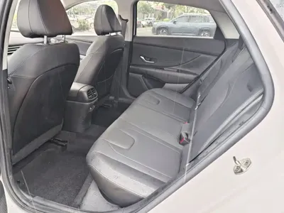 Hyundai Elantra 2022, 50000 км, за 59900 CNY - фото 23