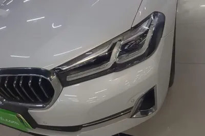 BMW 5 Series New Energy 2022, 36400 км, за 230344.11 CNY - фото 8
