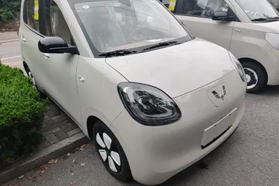 Wuling Hongguang MINIEV 2025, 100 км, за 54404.15 CNY