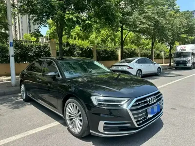 Audi A8 2019, 73000 км, за 268800 CNY - фото 3