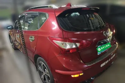 Nissan Tiida 2016, 95600 км, за 39008.13 CNY