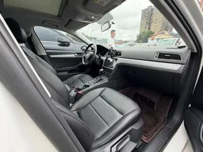 Volkswagen Lamando 2016, 70000 км, за 33700 CNY