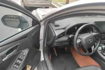 Toyota Avalon 2019, 70000 км, за 114457.41 CNY - фото 19