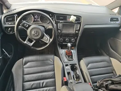 Volkswagen Golf 2017, 160500 км, за 50400 CNY - фото 6