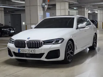 BMW 5-Series · 2021 год