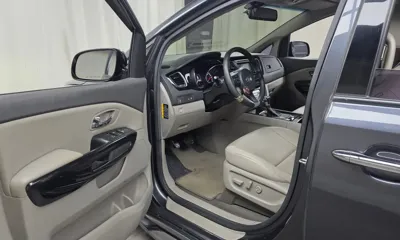 Kia Canival 2017, 139992 км, за 9200000 KRW - фото 10