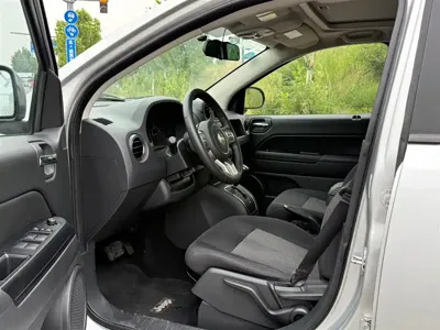 Jeep Compass (Import) 2011, 32000 км, за 25800 CNY