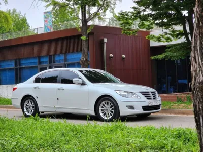 Hyundai Genesis · 2010 год