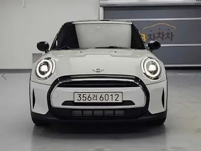 MINI Cooper · 2023 год