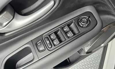 Jeep Renegade 2023, 4886 км, за 27990000 KRW - фото 14