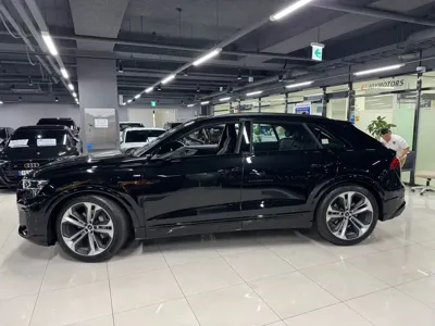 Audi Q8 2026, 15 км, за 123000000 KRW