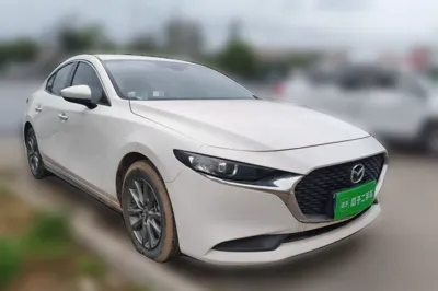 Mazda Mazda 3 Axela 2023, 16500 км, за 74872.83 CNY
