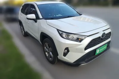 Toyota RAV4 2022, 63000 км, за 105997.21 CNY