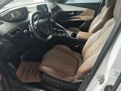 Peugeot 5008 2017, 76000 км, за 59800 CNY