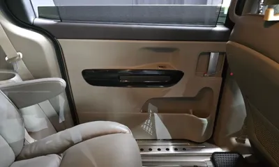 Kia Canival 2015, 131583 км, за 12500000 KRW - фото 25