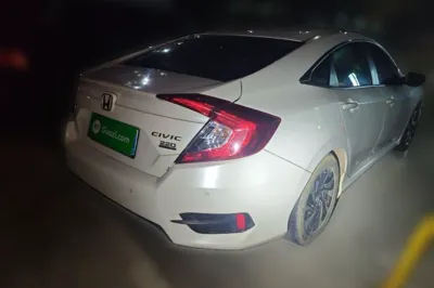 Honda Civic 2016, 60500 км, за 50549.7 CNY - фото 6