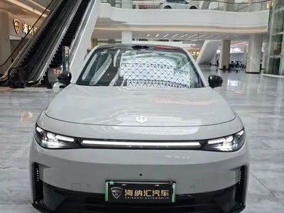 Leapmotor Leapmotor C10 2026, 2500 км, за 125800 CNY