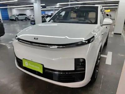 Li Auto Li L8 · 2025 год